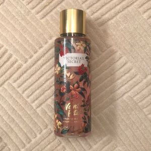 Victoria’s Secret Velvet Petals Body Mist